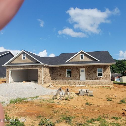 218 Mossy Rock Rd, Clinton, TN, 37716-2211 | Card Image