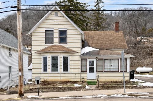 247 North St, Fountain City, WI, 54629-8253 | Card Image