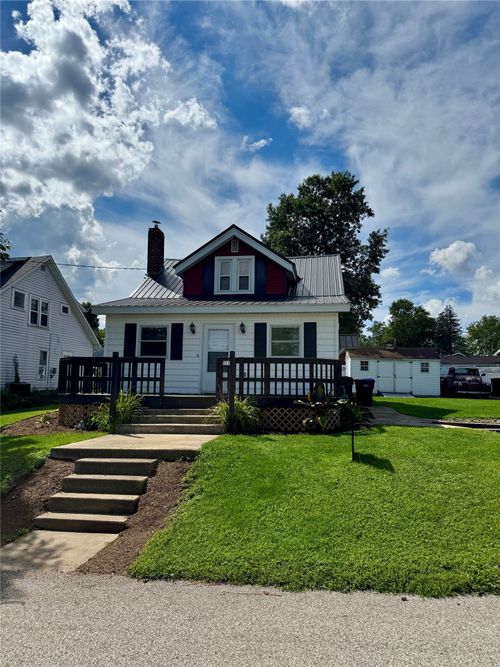 111 Washington St, Edinboro, PA, 16412-2124 | Card Image