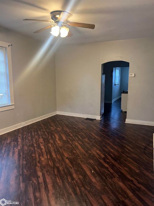 203 S 9th St, Burlington, IA, 52601-5713 | Card Image