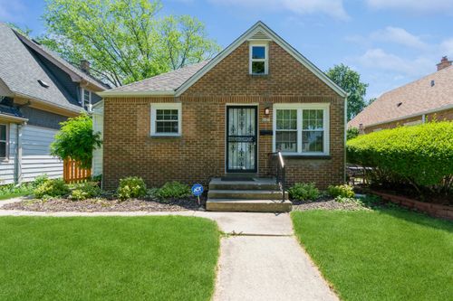 6421 W Girard Ave, Milwaukee, WI, 53210-1310 | Card Image