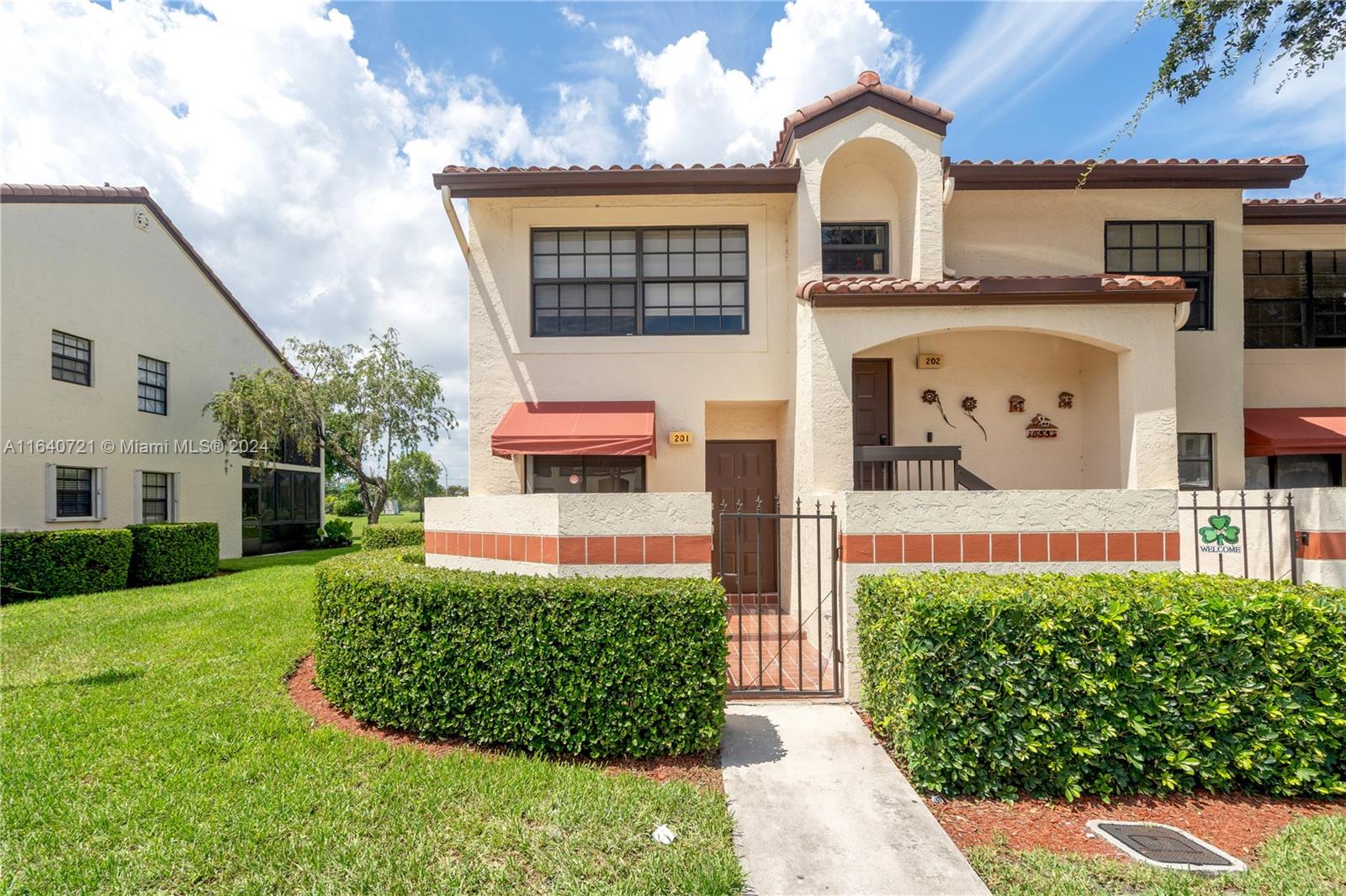 Freedom Ct, Deerfield Beach, FL 33442