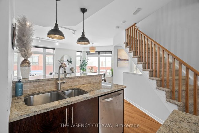 1 - 4 Sherbrooke Ave, Condo with 2 bedrooms, 1 bathrooms and 1 parking in Ottawa ON | Image 10