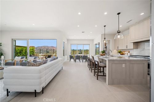 122 Mossvine, Irvine, CA, 92618-3551 | Card Image