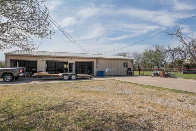 View of outdoor structure with an outdoor structure and fence | Image 21
