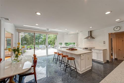 24 Norma Ln, Dix Hills, NY, 11746-5106 | Card Image