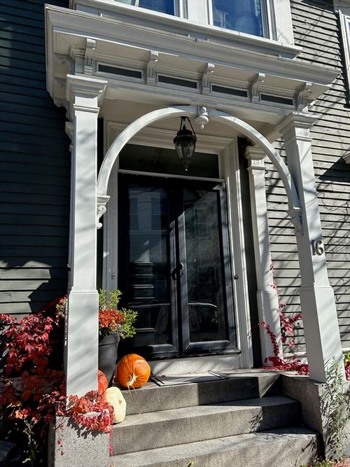 16 Williams St, Salem, MA, 01970-3822 | Card Image