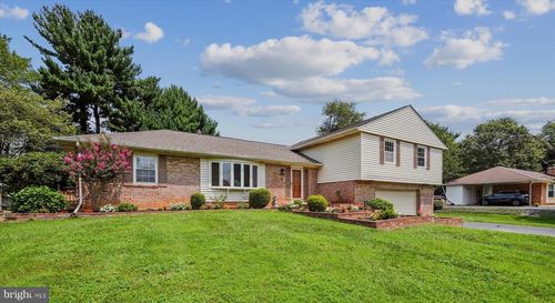 18921 Clover Hill Ln, OLNEY, MD, 20832-1211 | Card Image