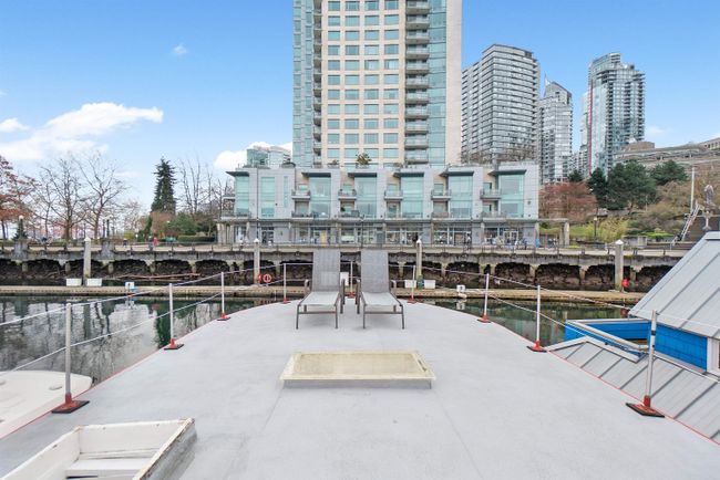 B17 - 1525 Coal Harbour Quay, Home with 1 bedrooms, 1 bathrooms and null parking in Vancouver BC | Image 2