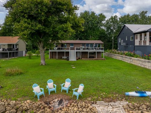 24701 178th St, Pleasant Valley, IA, 52767-1212 | Card Image