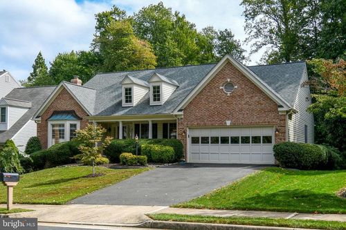 8325 Armetale Ln, FAIRFAX STATION, VA, 22039-3115 | Card Image