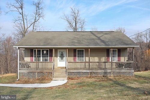 40 Lookout Point Way, LINDEN, VA, 22642-7200 | Card Image