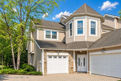 10 Chart Loop, Staten Island, NY, 10309-2838 | Card Image