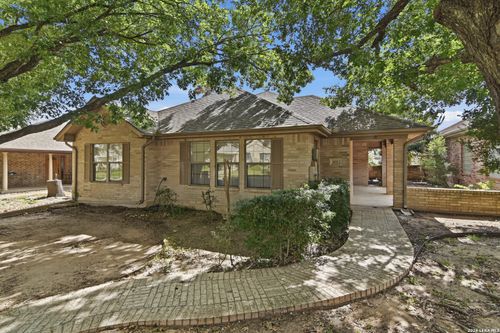 671 Sagewood Pkwy, Seguin, TX, 78155-5272 | Card Image