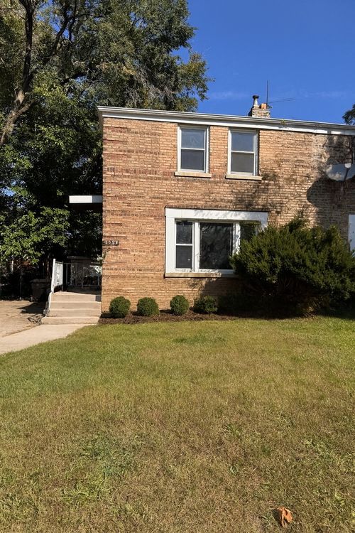 2552 E 96th St, Chicago, IL, 60617-4954 | Card Image
