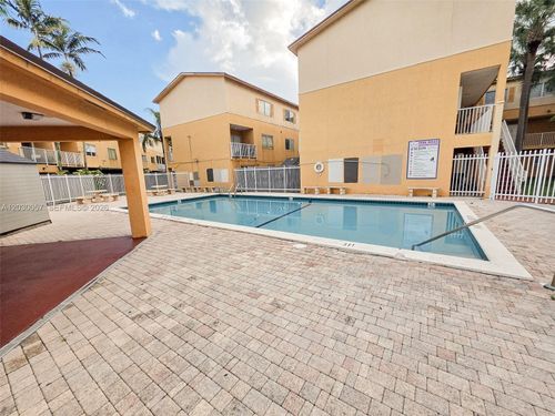 236-6235 Kendale Lakes Cir, Miami, FL, 33183-1956 | Card Image