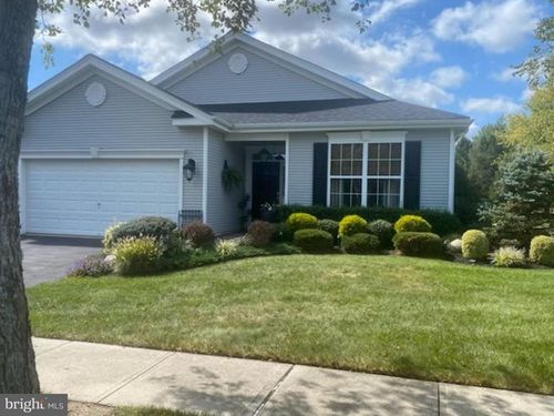64 Minuteman Cir, Allentown, NJ, 08501-1863 | Card Image