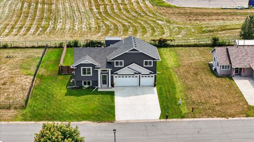 413 Highland Dr, ELLSWORTH, WI, 54011-5071 | Card Image