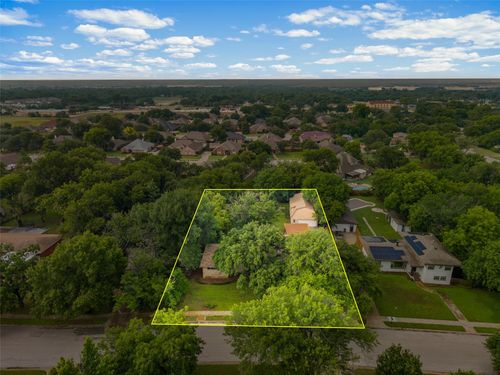 6916 Hovenkamp Ave, Richland Hills, TX, 76118-5703 | Card Image