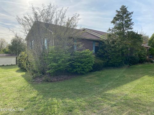 230 Adair Dr, New Tazewell, TN, 37825-5054 | Card Image