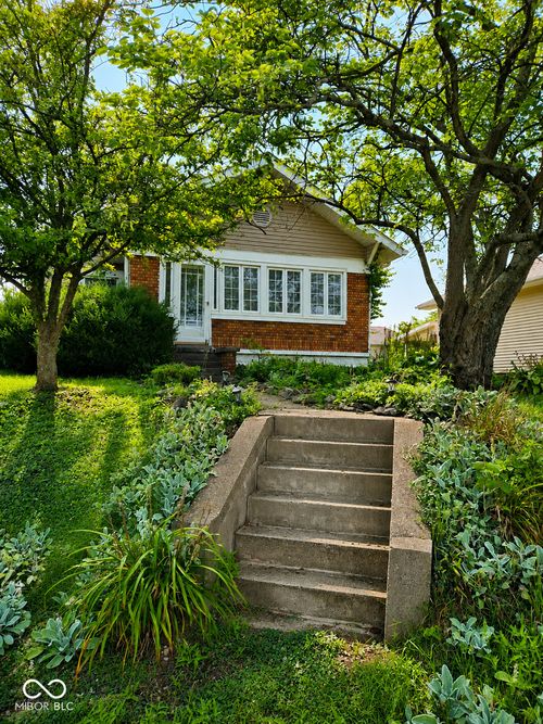 3915 Washington Ave, Bedford, IN, 47421-5637 | Card Image
