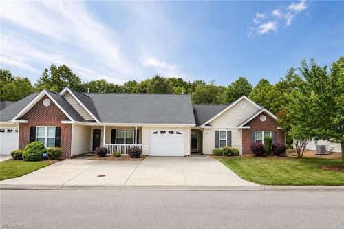 730 Wynbrook Square Ln, Winston Salem, NC, 27103-8004 | Card Image