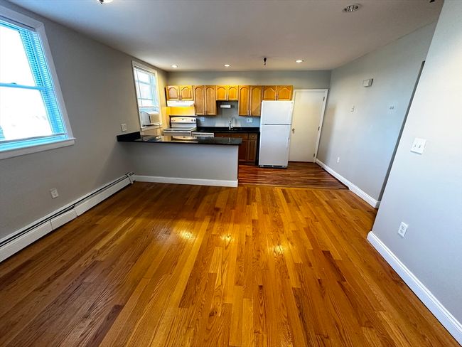 APT-1 - 730 Moody St, Condo with 2 bedrooms, 1 bathrooms and null parking in Waltham MA | Image 4