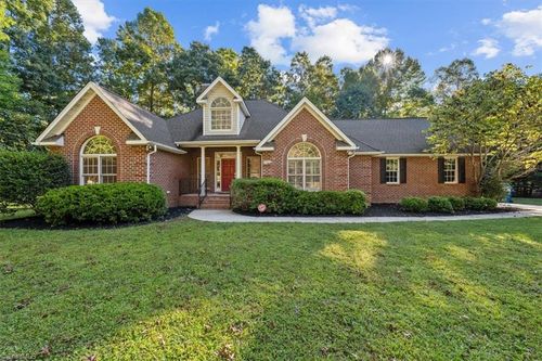 5513 Stonebridge Rd, Pleasant Garden, NC, 27313-8226 | Card Image