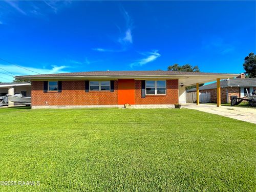 705 Roder St, Berwick, LA, 70342-2217 | Card Image