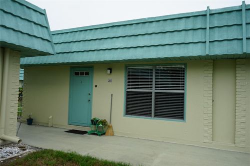 205-101 Cambridge Trl, SUN CITY CENTER, FL, 33573-5952 | Card Image