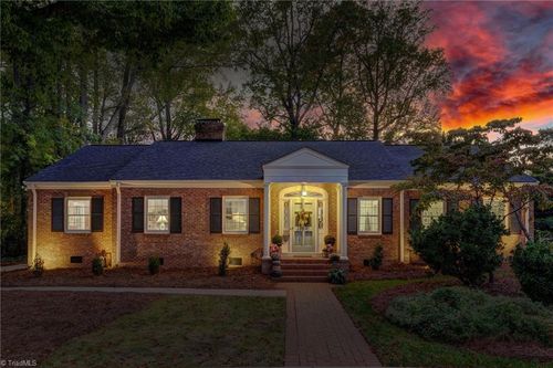 2303 N Elm St, Greensboro, NC, 27408-5119 | Card Image