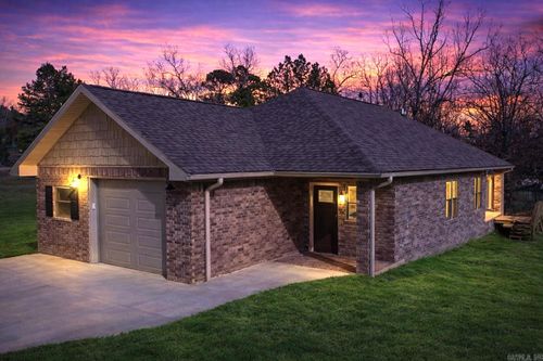 104 Redoak Dr, Mena, AR, 71953-2518 | Card Image