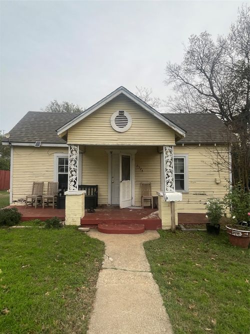 2524 Oakwood Ter, Haltom City, TX, 76117-4636 | Card Image