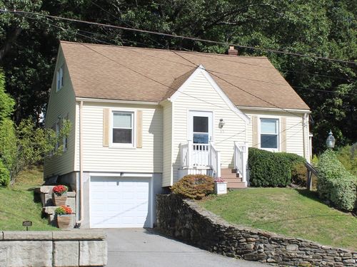 35 Pinehurst Ave, Auburn, MA, 01501-1230 | Card Image