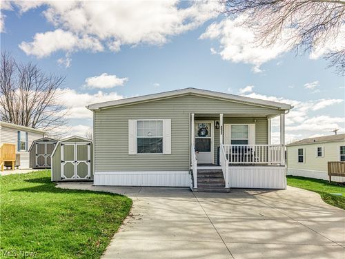 4822 Valley Hills Drive, Ravenna, OH, 44266 | Card Image