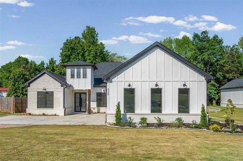 520 Rockbridge Rd Sw, Lilburn, GA, 30047 | Card Image