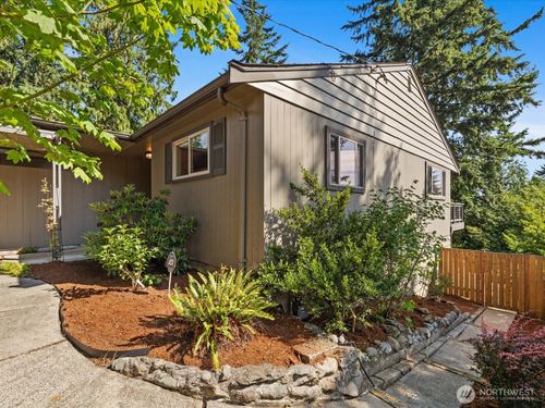 13514 3rd Ave Ne, Seattle, WA, 98125-3044 | Card Image
