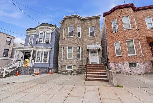 720 15th St, Union City, NJ, 07087 | Card Image