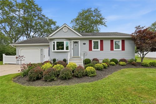 624 Alt Boulevard, Grand Island, NY, 14072 | Card Image