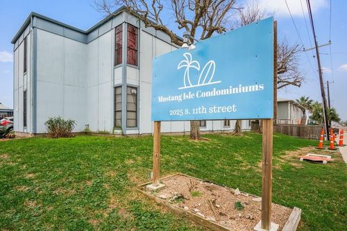 13-2025 S 11th St, Port Aransas, TX, 78373-4164 | Card Image