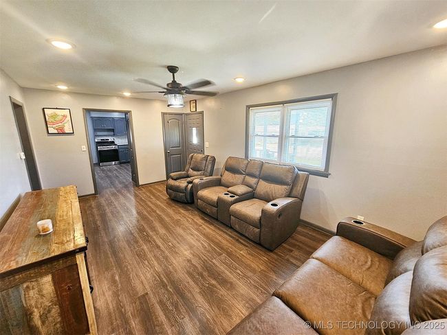 1306 E Shawnee St, House other with 3 bedrooms, 2 bathrooms and null parking in Tahlequah OK | Image 5