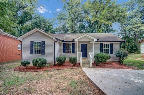 51 Johnson Ave, Newnan, GA, 30263-2444 | Card Image