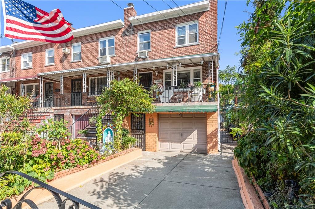 Matthews Ave, Bronx, NY 10467