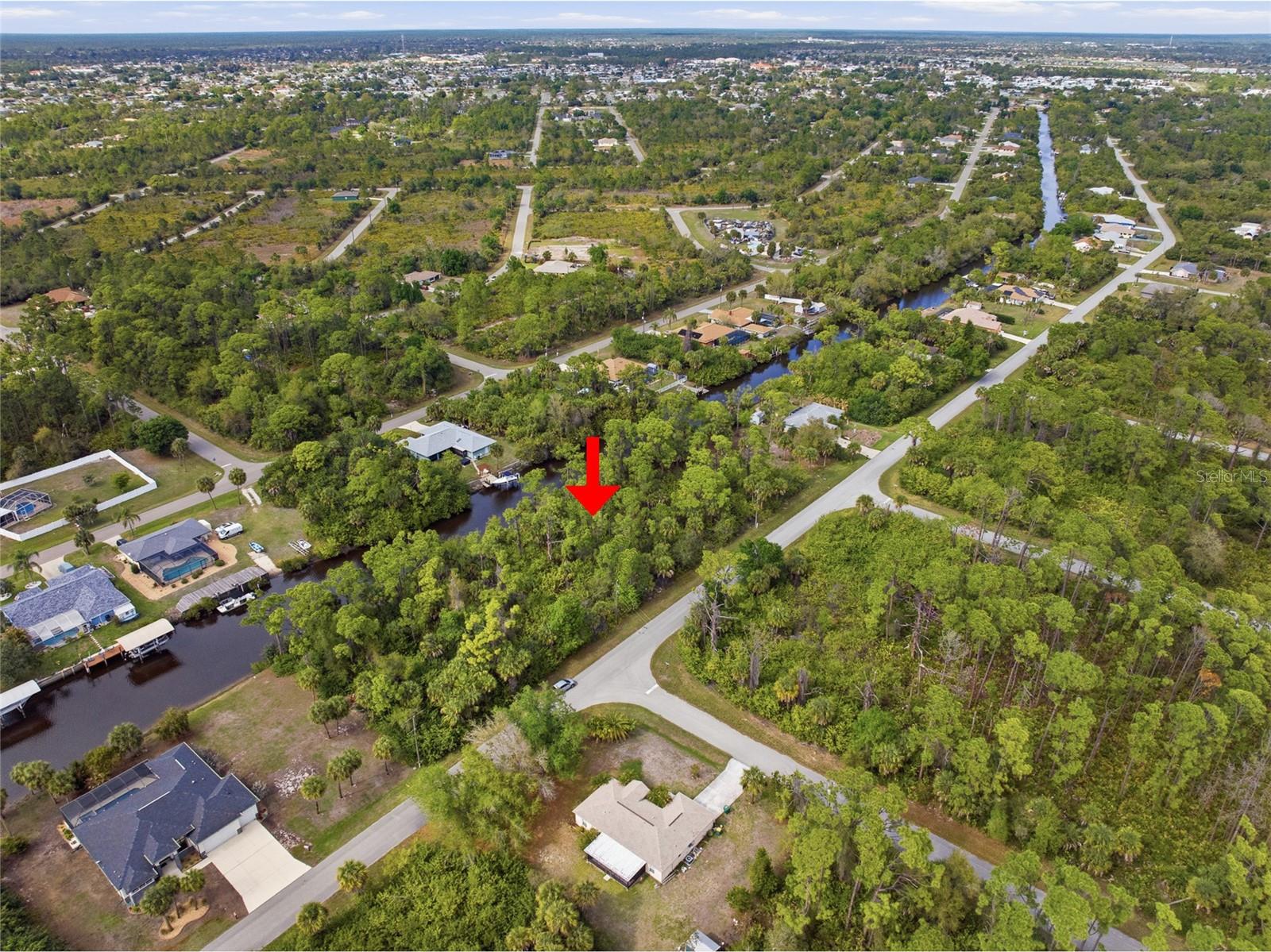 Land in PORT CHARLOTTE 4