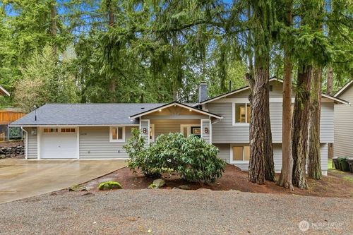 16130 Se Newport Way, Bellevue, WA, 98006-1844 | Card Image