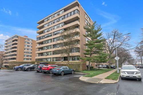 7c-10-24 166th St, Whitestone, NY, 11357-2239 | Card Image