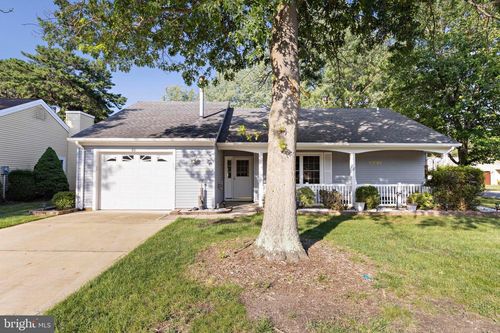 40 Canterbury Dr, Forked River, NJ, 08731-5644 | Card Image