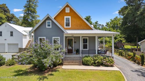 359 N Leak St, Southern Pines, NC, 28387-4715 | Card Image
