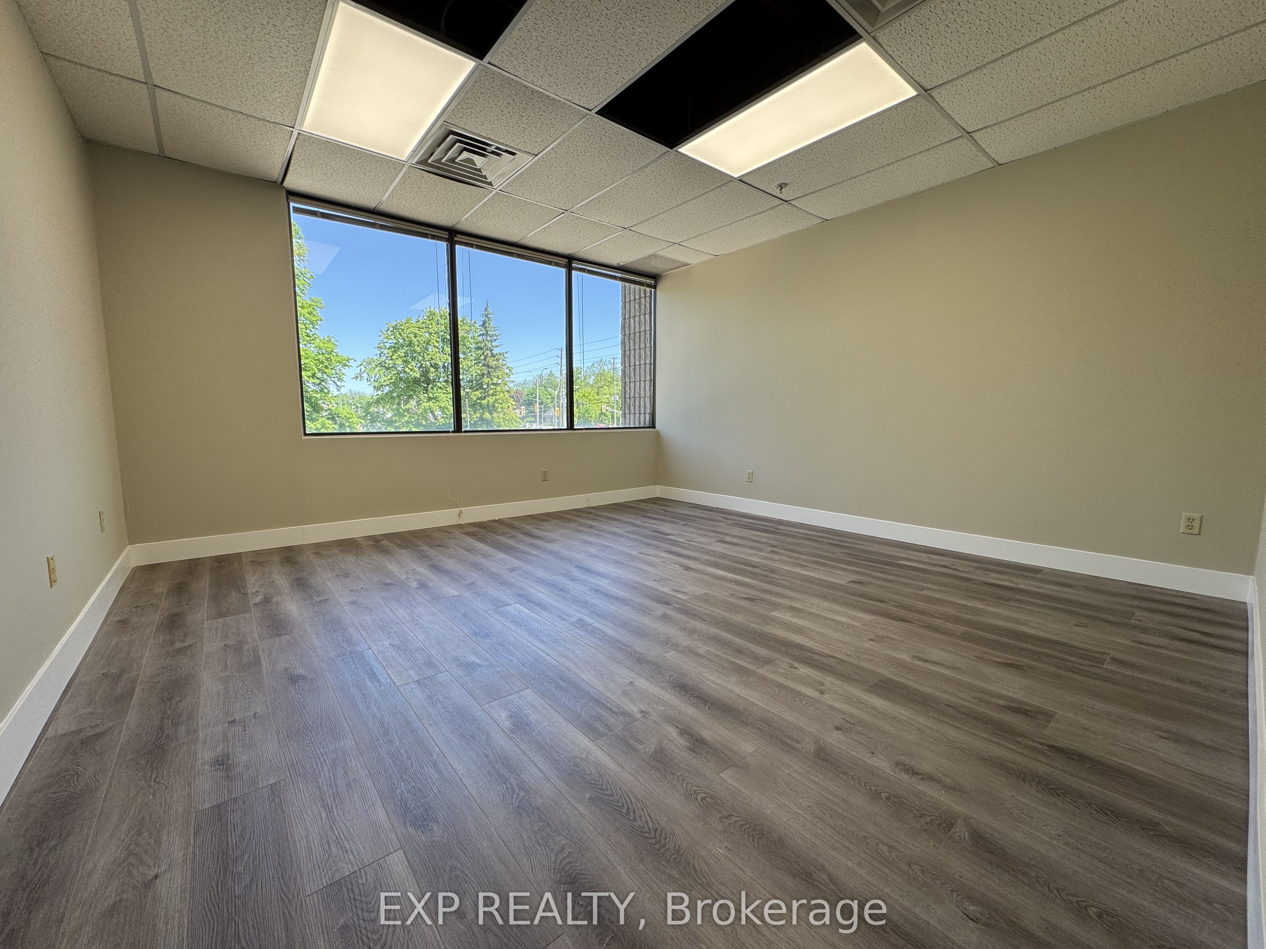 Commercial Lease in London North 4