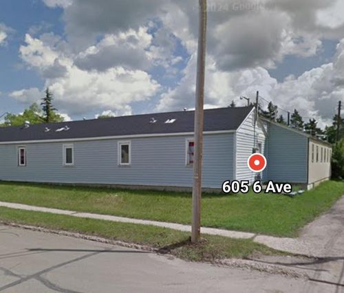 605 6 Ave, Wainwright, AB, T9W1N2 | Card Image
